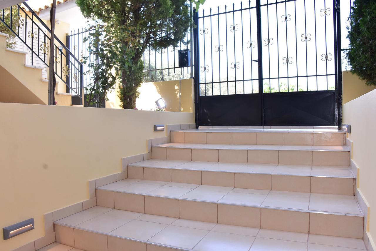 Keratea Apartment Athens Airport Bagian luar foto